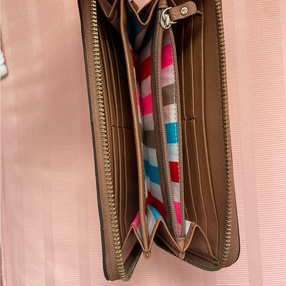 KATE SPADE - Brown Leather Envelope Large Zip Wallet - Picture 5 of 8